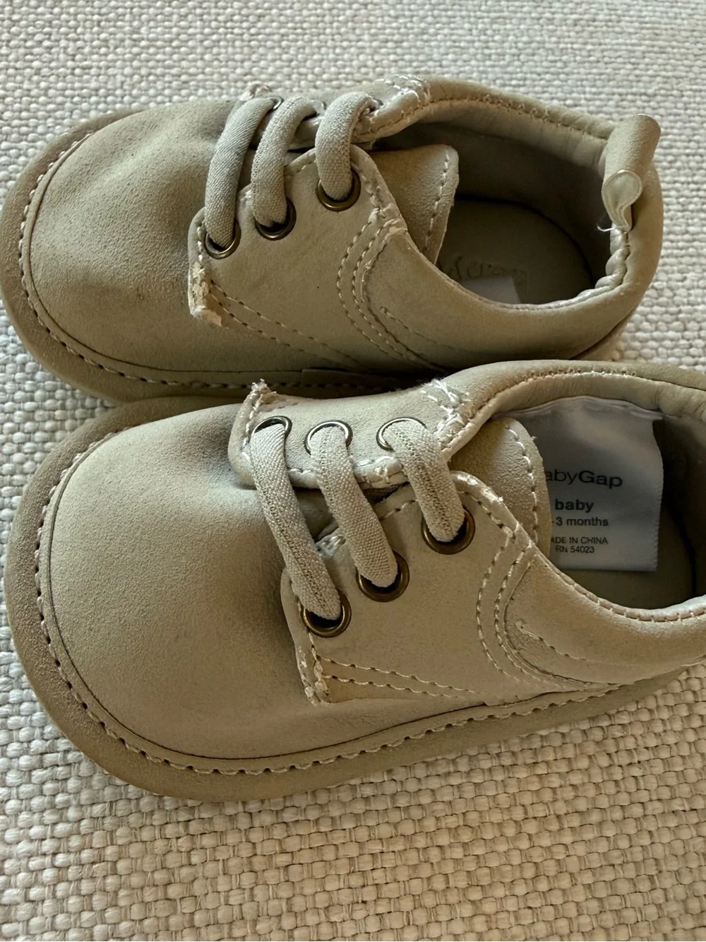 ✨ Baby Gap Faux Leather Lace-Up Oxfords - Size 0-3 Months✨